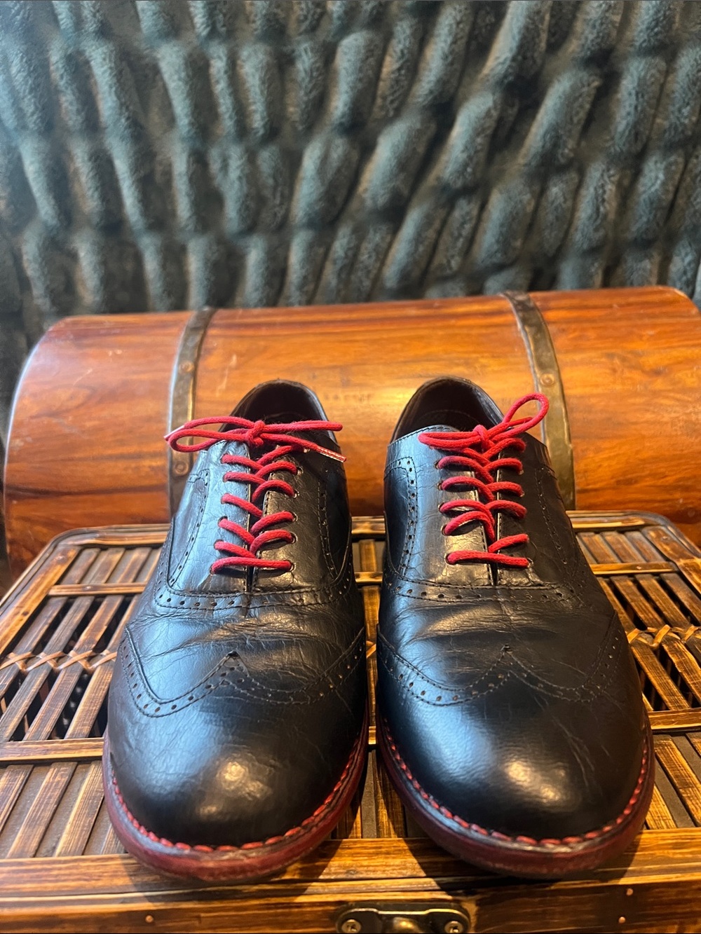 Women’s Italian Creations Black Leather Wingtip Oxfords. Made in Italy Size 40